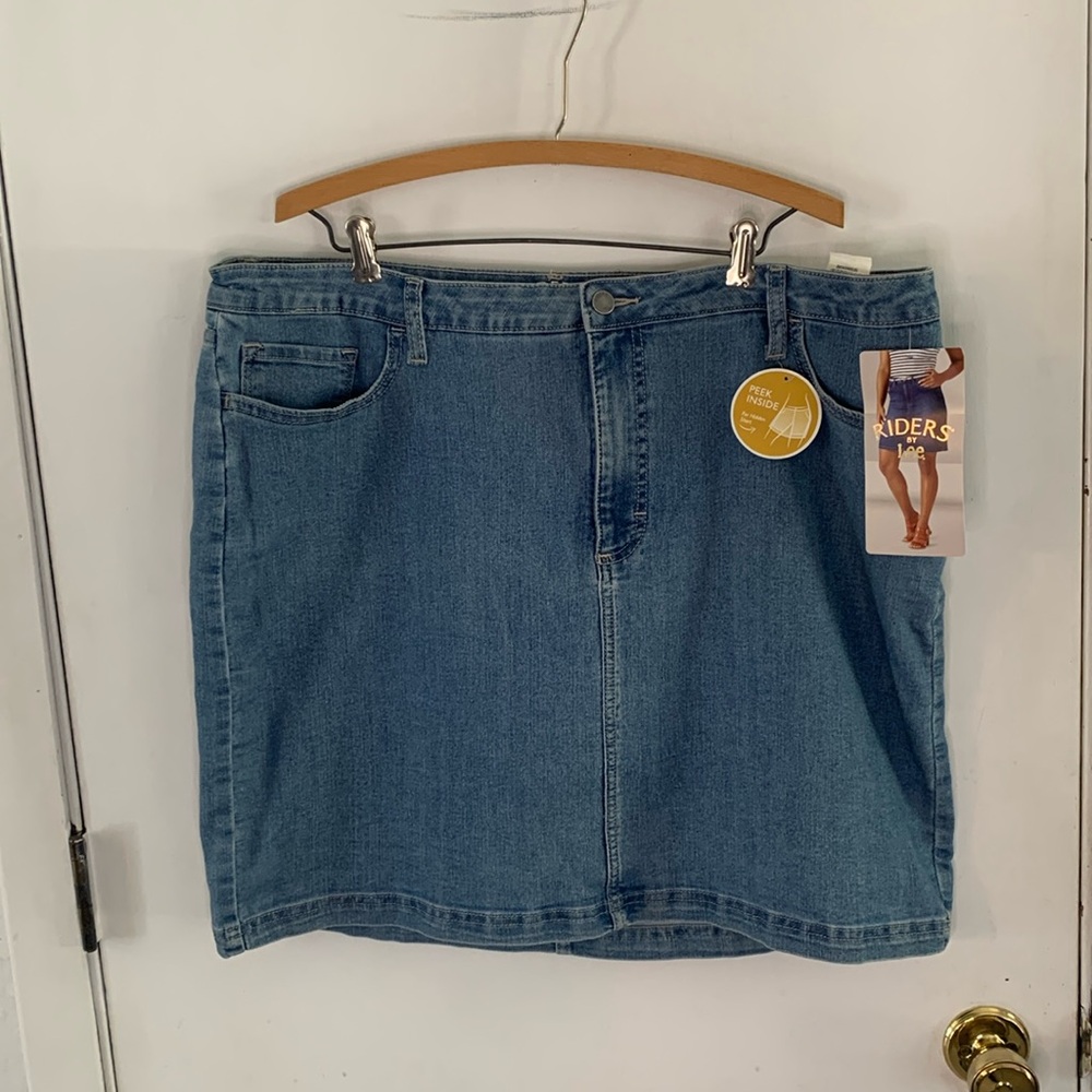 Riders by Lee medium wash denim skirt with hidden short Size 20